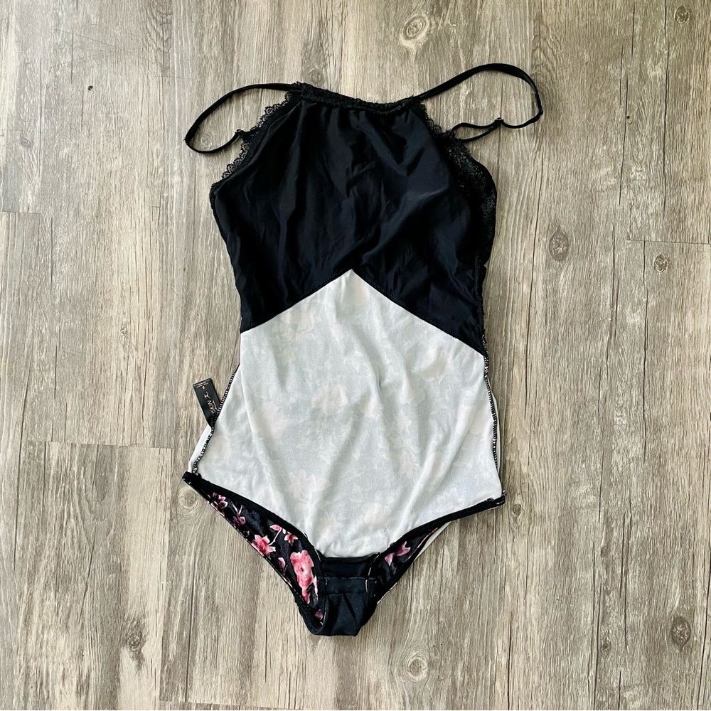 Black Lace & Floral Crushed Velvet Leotard/Bodysuit - Picture 9 of 11